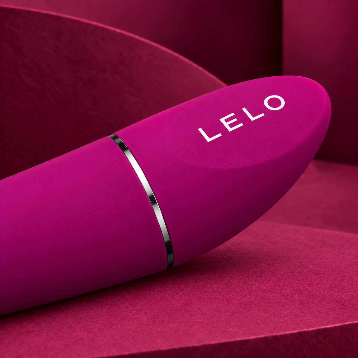 LELO MIA 3, ružičasta — detalj poklopca i spoja