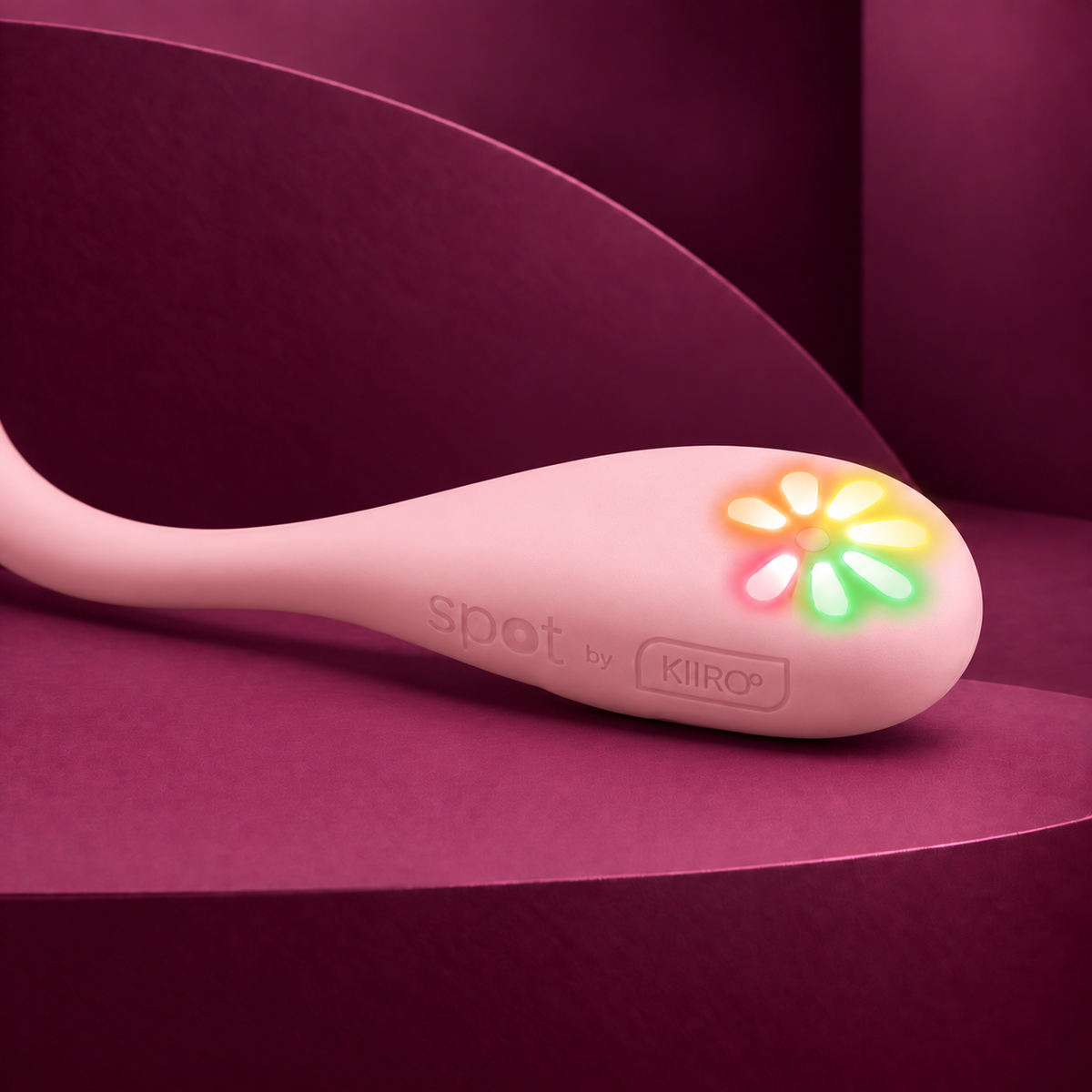 Kiiroo Spot Kiss Me Pink – LED and brand detail
