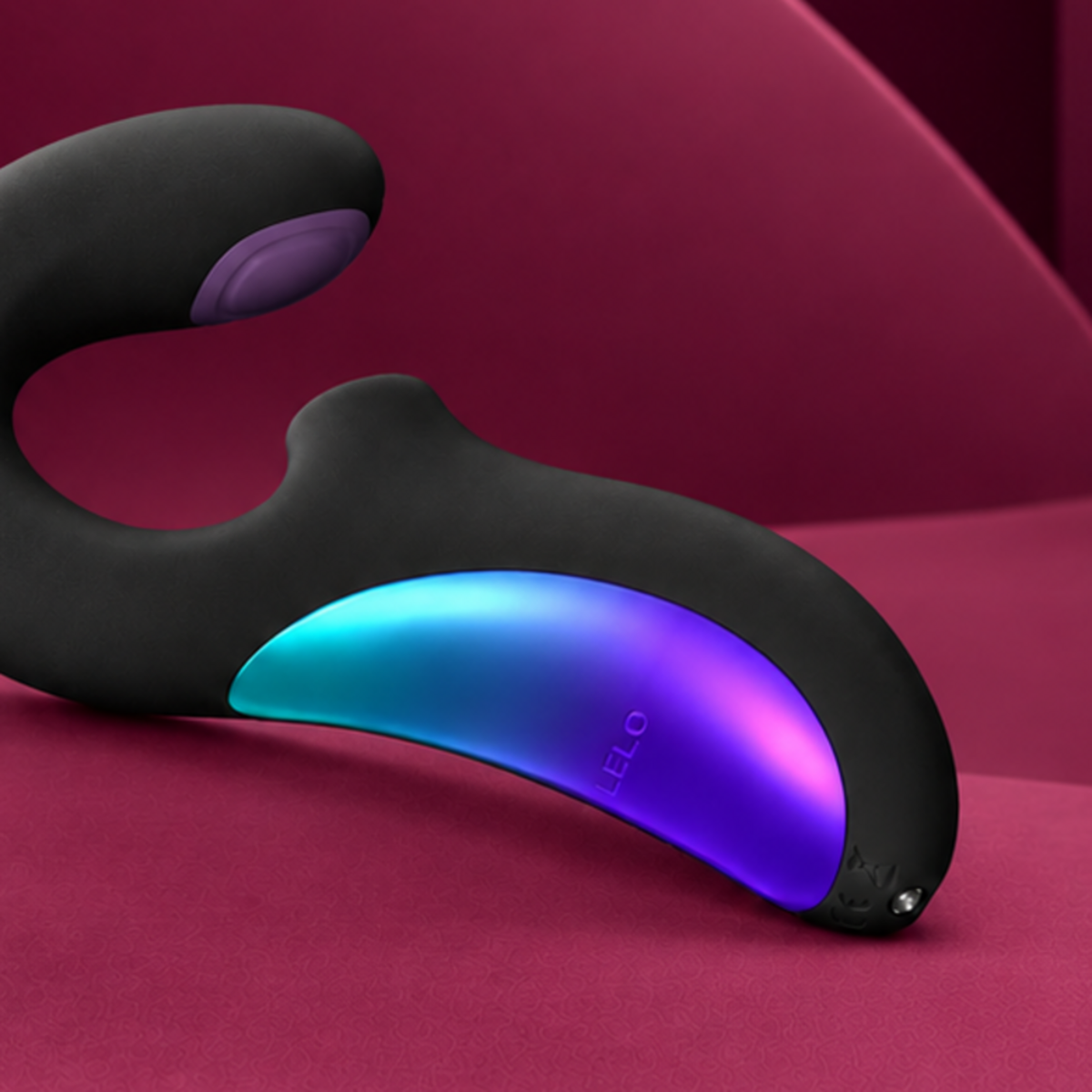 LELO Enigma Double Sonic Black – panel and pad detail