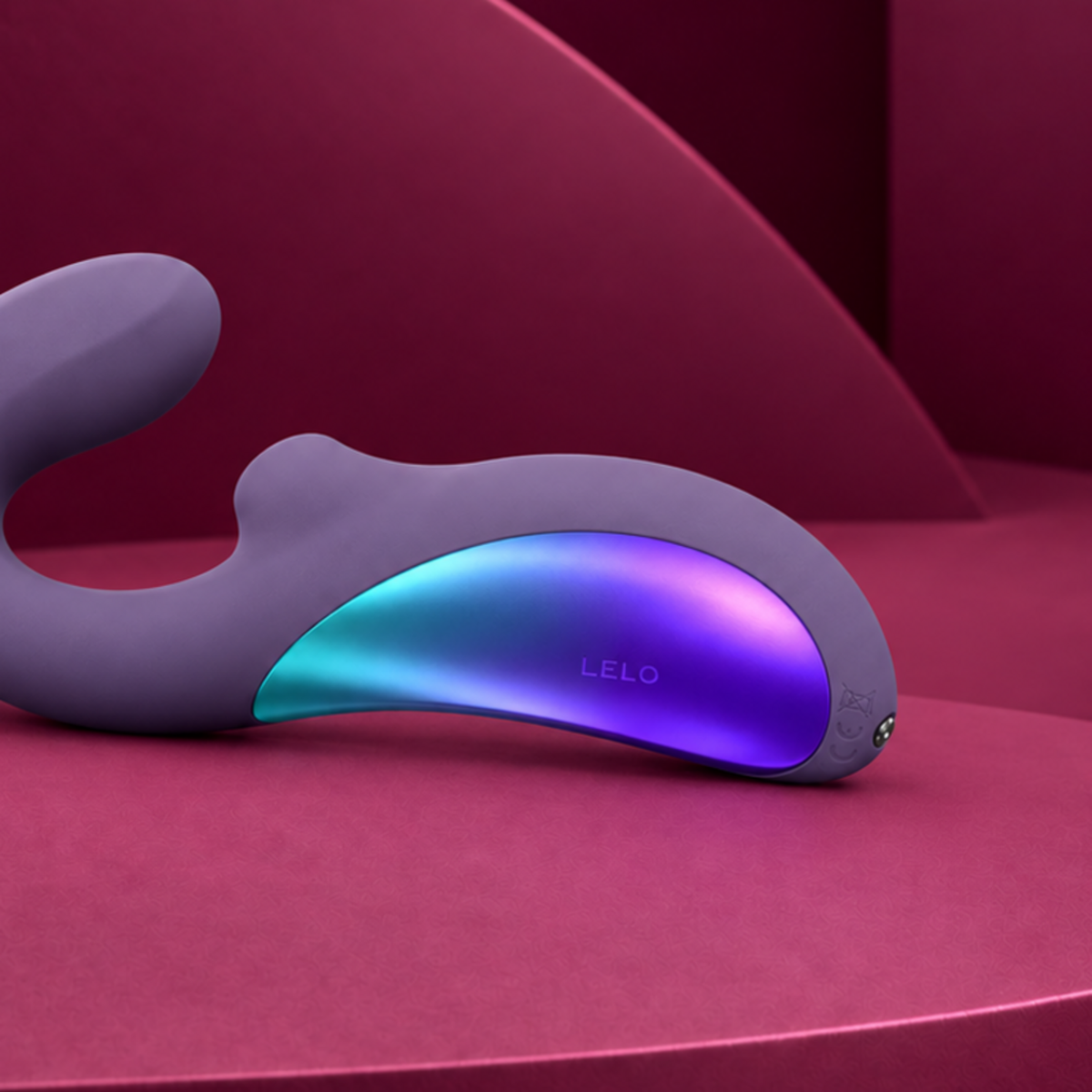 LELO Enigma Wave Cyber Purple – iridescent panel detail