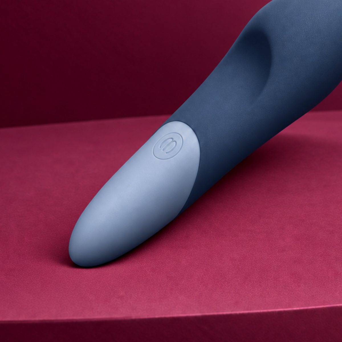 Womanizer Vibe Dark Blue – control and contour detail