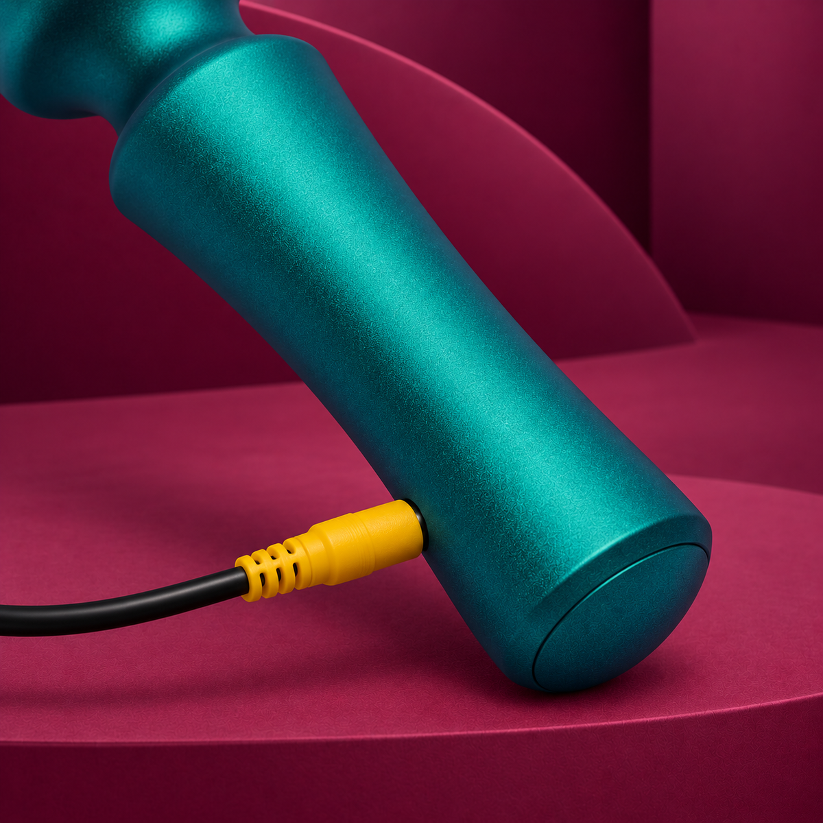 Romp Presto Mini Wand Vibrator, Green — detail view