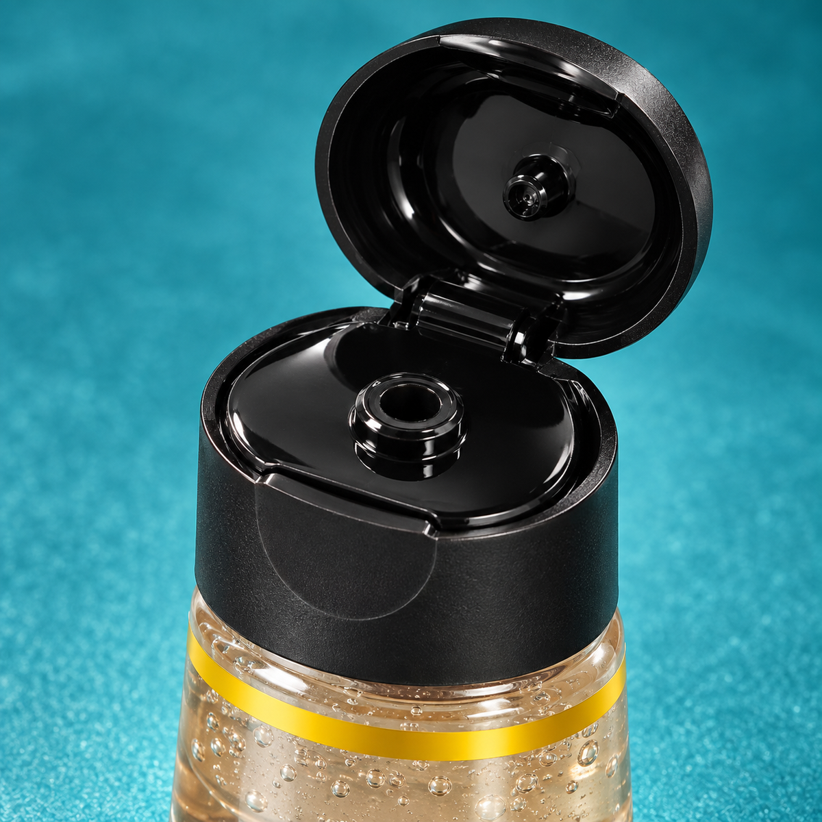 Bruma Pina Colada massage oil flip-top cap detail