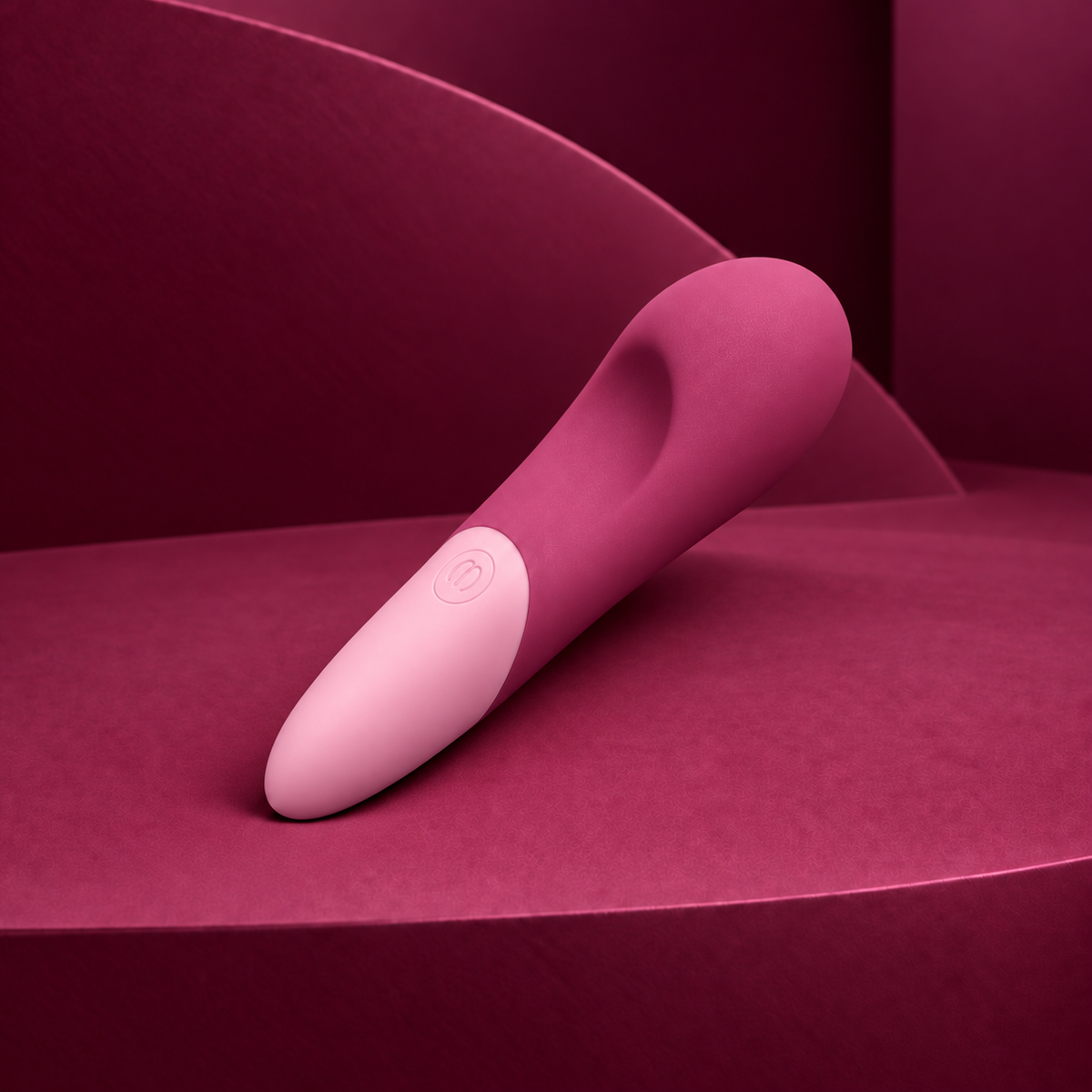 Womanizer Vibe Silent Lay-On Vibrator, Dusky Pink